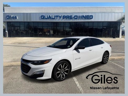 Used 2021 Chevrolet Malibu RS FWD image 1