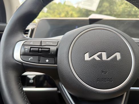 Used 2023 Kia Sportage EX FWD image 28
