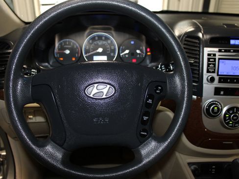 Used 2009 Hyundai Santa Fe GLS FWD image 10