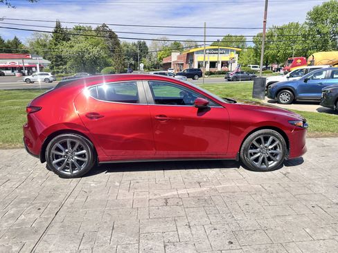 Used 2023 MAZDA MAZDA3 s FWD image 11