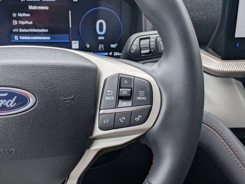 Used 2025 Ford Explorer Active RWD image 19