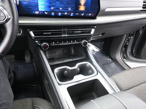 Certified 2025 Chevrolet Traverse LT image 21