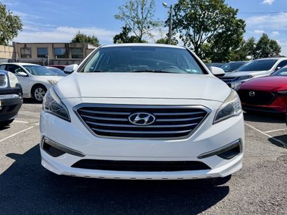 Used 2015 Hyundai Sonata SE w/ Option Group 02