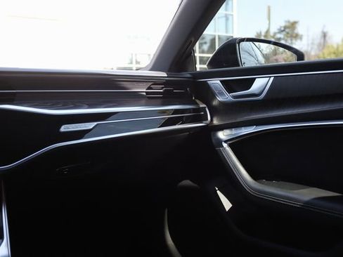 Used 2021 Audi A7 e Prestige w/ Prestige Package image 24