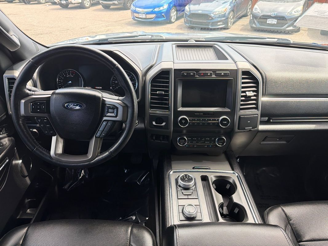 Used 2020 Ford Expedition XLT w/ Equipment Group 202A AWD/4WD image 16