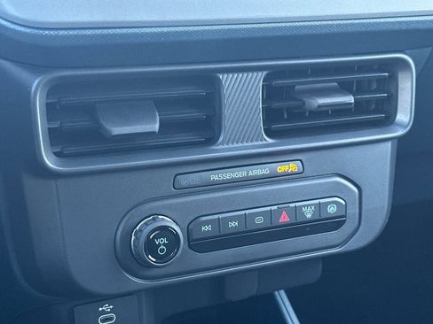 New 2026 Ford Maverick XL image 18