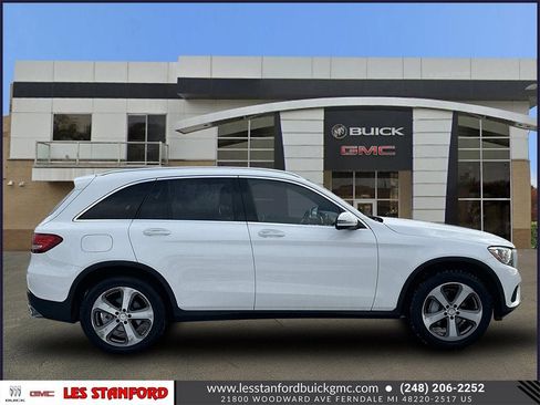 Used 2017 Mercedes-Benz GLC 300 4MATIC image 4