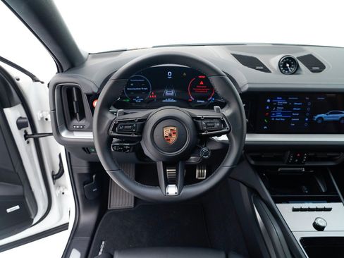New 2026 Porsche Cayenne S image 21