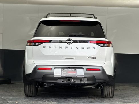 New 2026 Nissan Pathfinder Platinum w/ Cargo Package AWD/4WD image 4