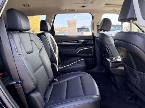 Used 2025 Kia Telluride S image 15