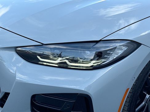 Used 2023 BMW M440i Convertible w/ Premium Package RWD image 9