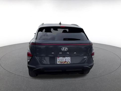 Used 2025 Hyundai Kona SEL image 12