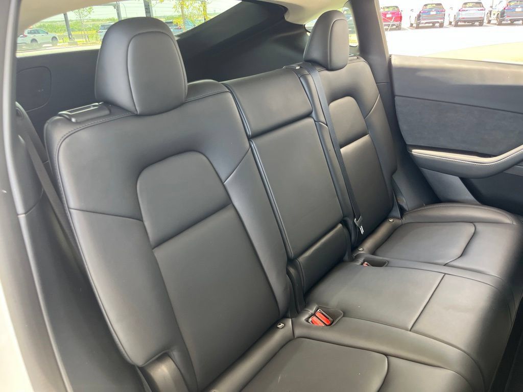 Used 2022 Tesla Model Y Performance AWD/4WD image 39