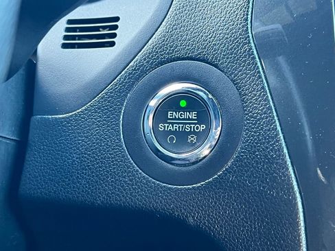 Used 2018 Ford Explorer XLT w/ Equipment Group 202A image 32