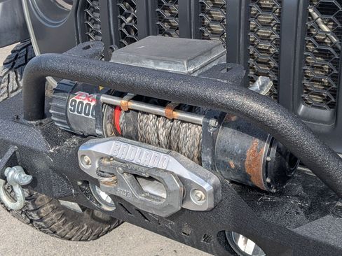 Used 2020 Jeep Gladiator Overland image 10