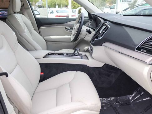 Used 2025 Volvo XC90 T8 Plus w/ Protection Package Premier AWD/4WD image 18
