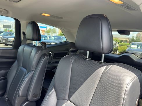 Used 2022 Subaru Ascent Touring AWD/4WD image 27