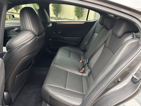 Certified 2025 Lexus ES 350 F Sport image 31