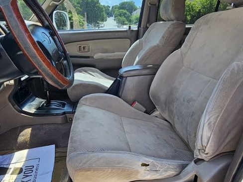 Used 2001 Toyota 4Runner SR5 w/ Upgrade Value Pkg 1 RWD image 6