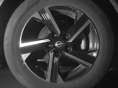 Used 2025 Nissan Sentra SV FWD image 13