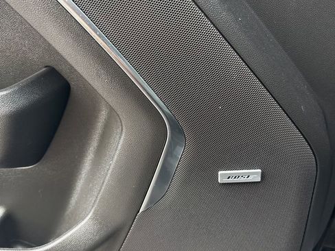 Used 2024 GMC Yukon SLT image 16