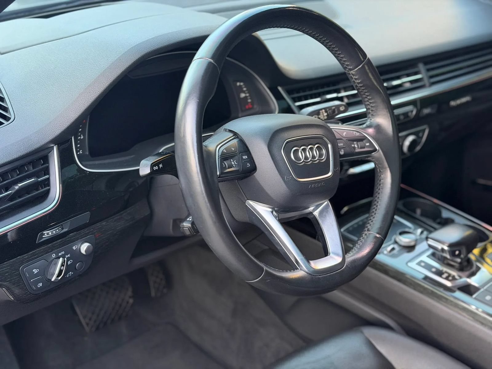 Used 2017 Audi Q7 3.0T Prestige w/ Prestige Package AWD/4WD image 23