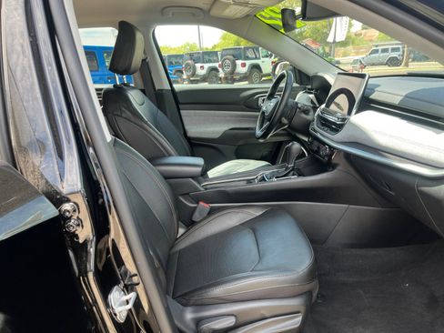 Certified 2022 Jeep Compass Latitude image 19