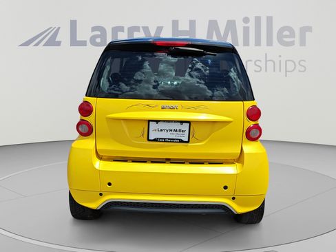 Used 2013 smart fortwo passion RWD image 4