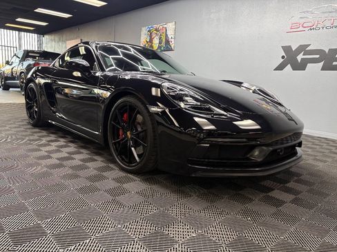 Used 2018 Porsche 718 Cayman GTS image 3