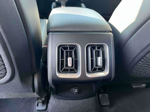 Used 2024 Kia Sorento S FWD image 29