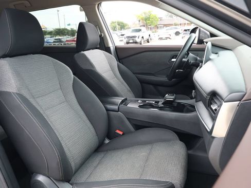 Used 2023 Nissan Rogue SV FWD image 28