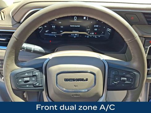 Used 2022 GMC Yukon Denali AWD/4WD image 4