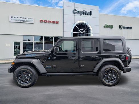 Used 2023 Jeep Wrangler Unlimited w/ Cold Weather Group AWD/4WD image 7