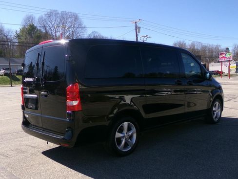 Used 2018 Mercedes-Benz Metris Passenger image 6