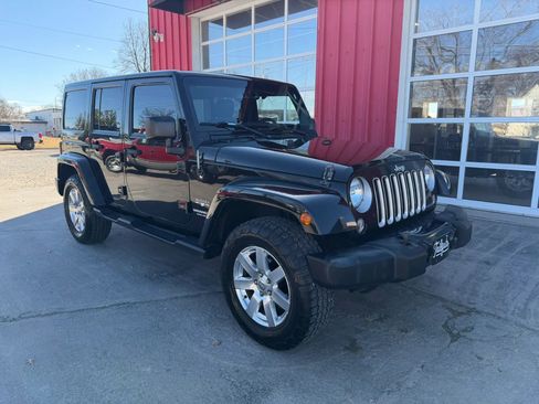 Used 2016 Jeep Wrangler Unlimited Sahara w/ Max Tow Package image 2