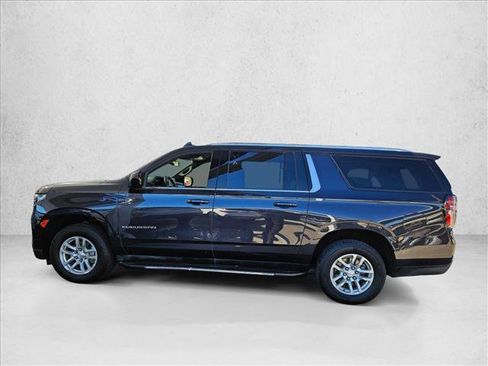 Used 2023 Chevrolet Suburban LT image 8