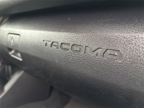 Used 2022 Toyota Tacoma SR image 35