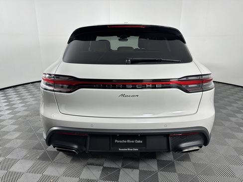 Certified 2025 Porsche Macan image 6
