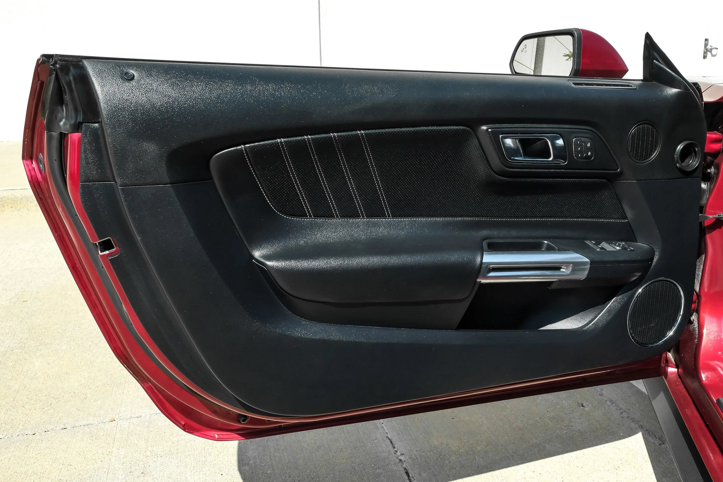 Used 2015 Ford Mustang GT Premium w/ GT Performance Package RWD image 39