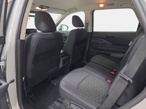 Used 2025 Nissan Pathfinder SV AWD/4WD image 12