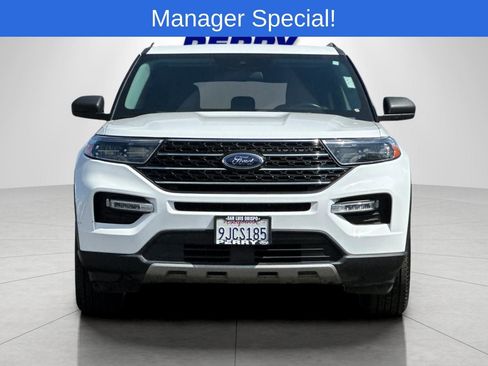 Used 2022 Ford Explorer XLT w/ Equipment Group 202A image 8