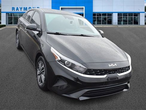 Certified 2023 Kia Forte LXS w/ LXS Technology Package image 9