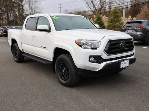 Used 2021 Toyota Tacoma SR5 image 1