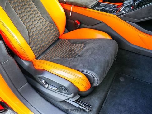 Used 2022 Lamborghini Urus image 35