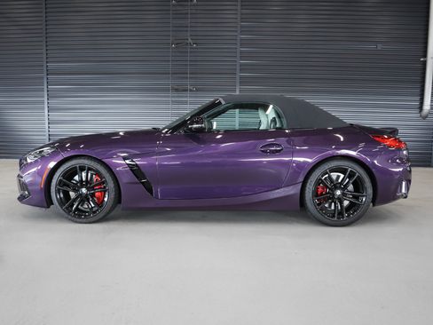Used 2024 BMW Z4 M40i w/ Premium Package RWD image 2