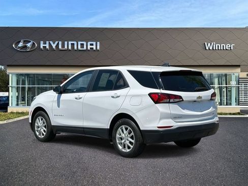 Used 2024 Chevrolet Equinox LS w/ LS Convenience Package AWD/4WD image 2