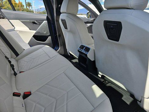 Used 2024 BMW 530i w/ Premium Package image 11