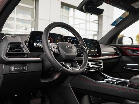 New 2026 Chevrolet Traverse Z71 w/ Driver Confidence Package image 20