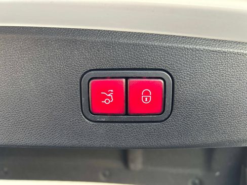 Used 2016 Mercedes-Benz E 350 Sedan image 14