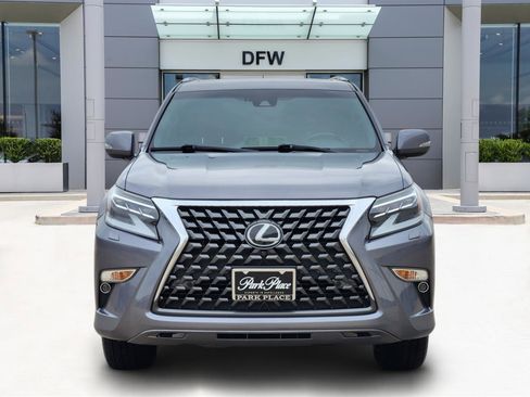 Used 2022 Lexus GX 460 Luxury w/ Off Road Package image 2